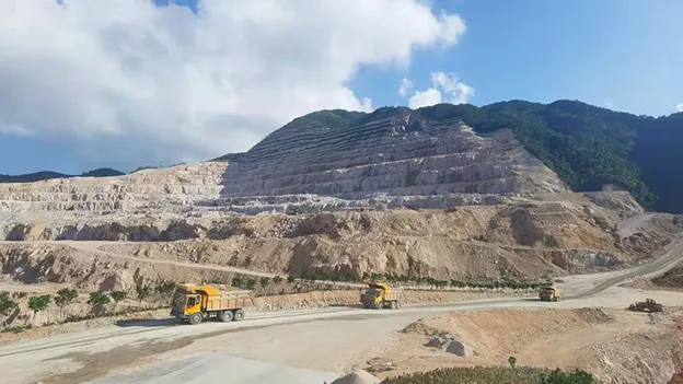 Transporte de agregados desde la cantera de Taisheng